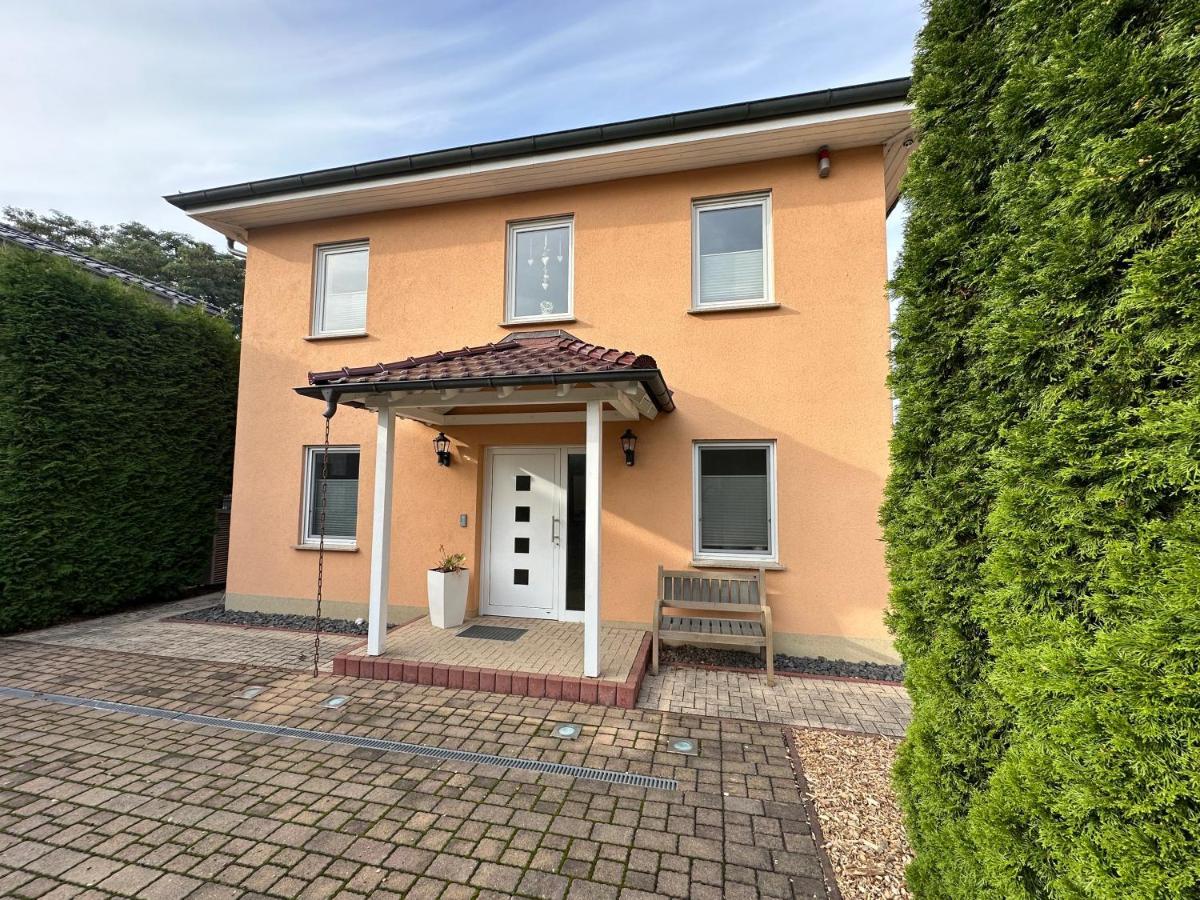 Stadtvilla In Leipzig 7 Personen 3 Schlafzimmer 2 Baeder Garten Und Terrasse Zentral Gelegen Messe Innenstadt Seen Экстерьер фото